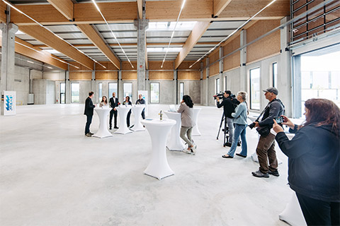 Die Verantwortlichen des Kunert Industrieparks luden im Rahmen einer Pressekonferenz in Rankweil zur feierlichen Eröffnung der neuen und sanierten Hallen ein.