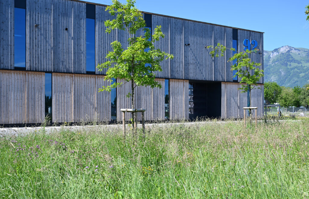 Freie Fläche Halle 92 Aussen 1